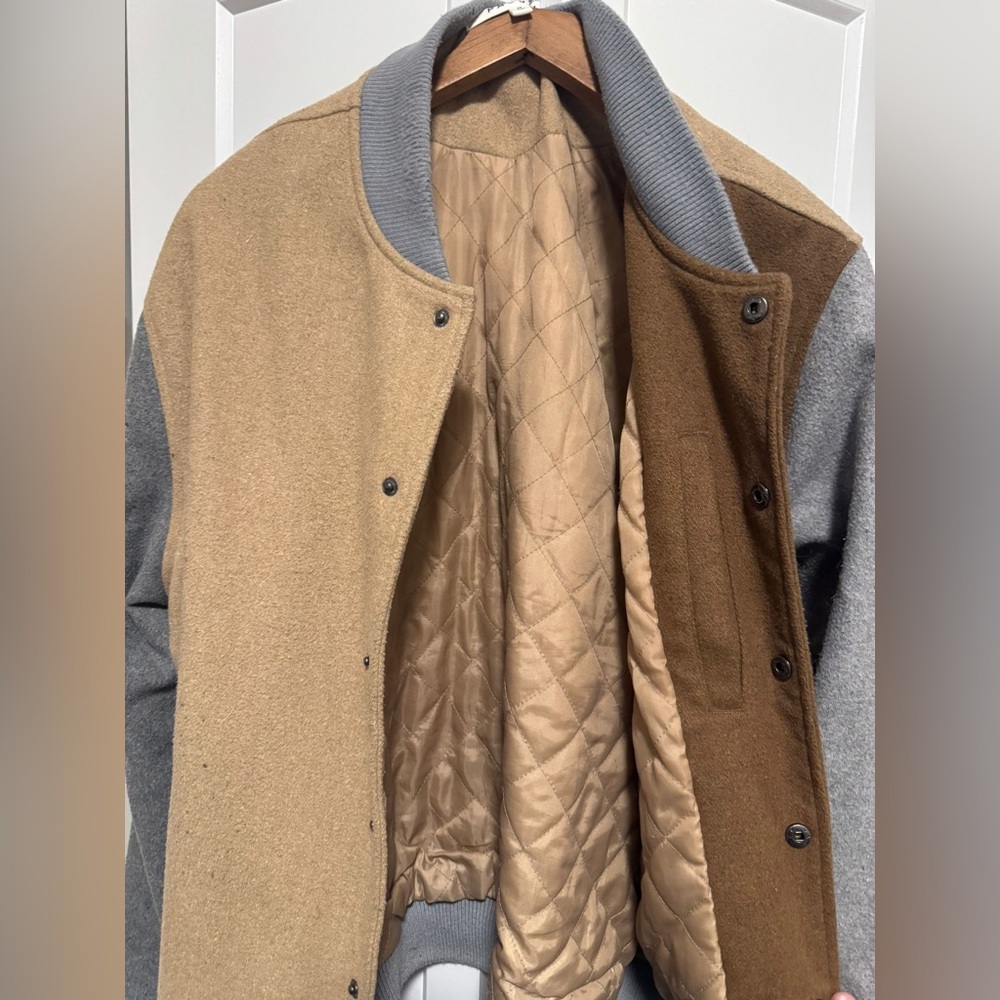 Men's Tan and Gray Jacket